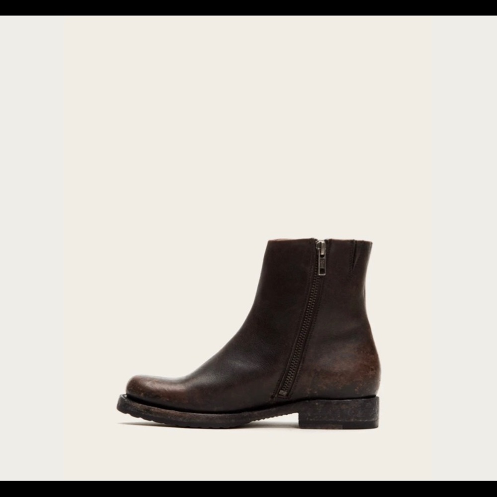 NEW Veronica Inside Zip Frye Boots